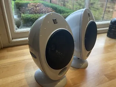 2 KEF Egg KHT Surround Sound Speakers With Stands In JLR Yulong White Pearl • £125