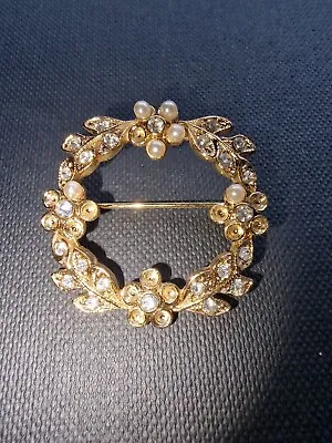 Vintage Brooch In Gold Told Laurel Wreath W/ Pearl & Rhinestones Missing Stones • £0.99