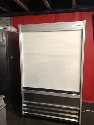 £2500 • Buy Scanfrost Multideck Display Fridge With Keys Roller Shutter 