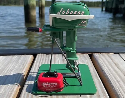 Miniature Outboard Motor Green '55 Johnson 10 Hp W/gas Tank And Display Stand • $109