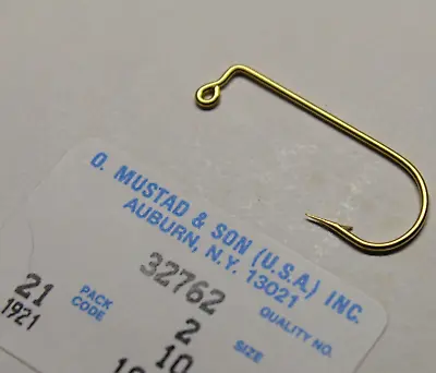 Vintage Mustad 32762 Size 2 Gold Aberdeen Hooks Made In Norway Mustad & Son USA • $12.99