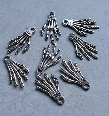 £2.99 • Buy 8 Metal Skeleton Hand, Halloween Charms, Gothic Scary Pendants Crafting