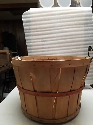 Vintage Wood Bushel Basket With Wire Handles (M) • $10