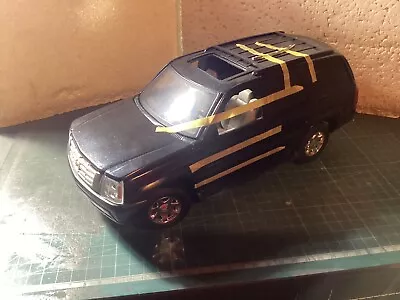 Anson 1/18 Scale Cadillac Escalade  ( In Need Of Repair ) • £10.50