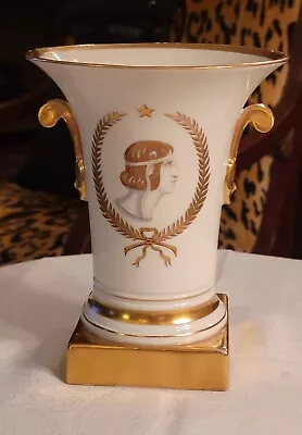 Beautiful Vintage ‘ Paris Porcelain ‘style Gilded Porcelain Vase 7.25  • $48