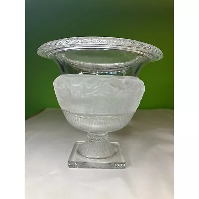 Vintage Crystal Frosted Glass Urn Vase With Gorgeous Grape And Leaf Frosted Patt • $46.80