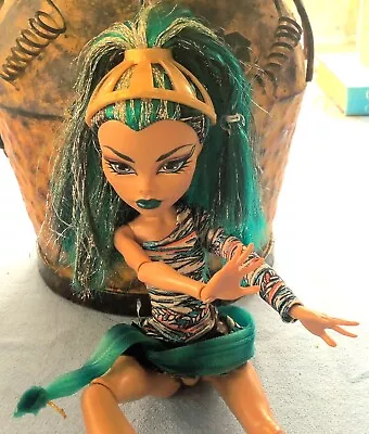Monster High Nefera De Nile Fashion Doll First Wave Teal 2011 Daughter Of Mummy • $46.33