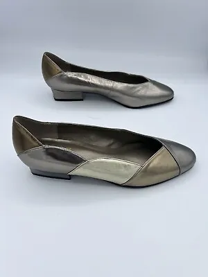 Lilley & Skinner Heels 5 Gold Leather Court Shoes Vintage Metallic New Scalloped • £32