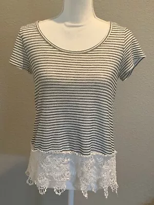 Miami Top Gray And White With Lace Casual Sz Small Spring Summer • $8.99