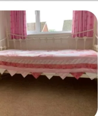 Single Metal Day Bed Cream/ivory Cooltouch Mattress Good Condition  • £20