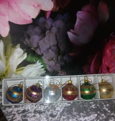 £5 • Buy Gisela Graham Christmas Baubles