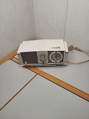 Working Vintage 1960s Motorola C4P AM Tube Radio Retro Mod Clock Purple Beige • $119