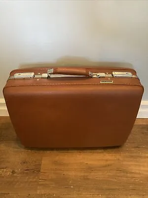 Vintage American Tourister Brown Suitcase Nice Condition! • $22