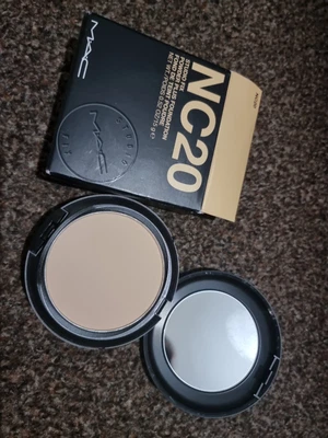 £23 • Buy MAC Studio Fix Powder Plus Foundation Shade NC20 New Authentic Boxed