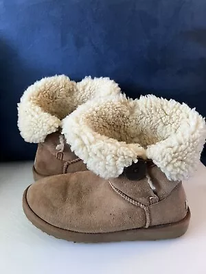 UGG Women's Size 7 Bailey Button Brown Genuine Leather Sheepskin Lined Boots • $15