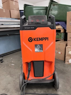 £792 • Buy Kemppi Kempact RA251R Mig Welder 230 Volt Barely Used, With Accessories