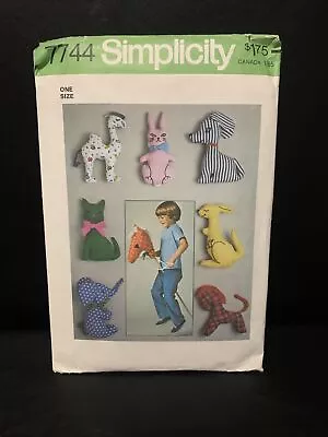 Vintage 1976 Simplicity Stuffed Animal Plush Toys Sewing Patterns USA • $10.99