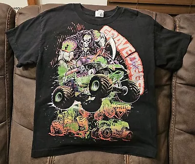 Signed Grave Digger Racing Kids T-Shirt Black Size Medium Alstyle Apparel  • $89.99