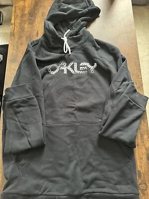 Oakley Sweatshirt Men’s XL Black • $9.95