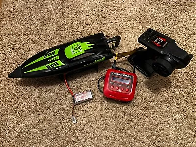 Large Brushless RC Boat 25MPH (UDI908) **Upgraded Charger And Battery Pack** • $99