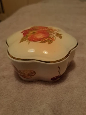 £5 • Buy Royal Worcester Palissy Trinket Box