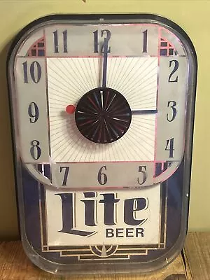 Vintage Miller Lite Cynetrix Wall Clock  1989 Man Cave Garage Tavern Works  • $44.99