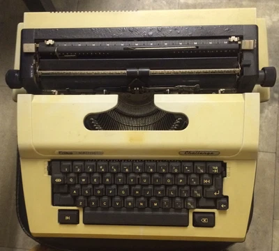 £49.99 • Buy Vintage Portable Typewriter ERIKA Challenge In Hard Plastic Rare 1980 Robotron