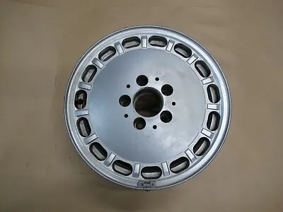 🥇86-91 Mercedes W126 C126 560sec Factory Wheel Rim 6.5jx15h2 Et21.5 Oem • $126.31