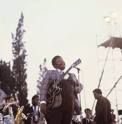 Singer Bb King Plays A Gibson Es355 Guitar 1979 Old Music Photo 4 • $9