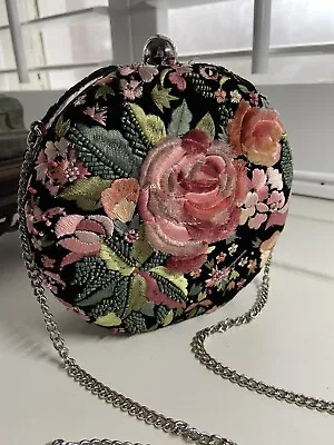 Zara Mini Pink Floral Rose Embroidered Beaded Round Shoulder Clutch Bag NWOT • £40