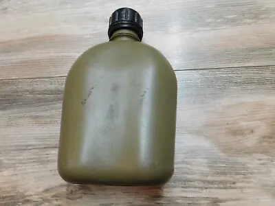 Us Military Vietnam Era 1 Quart Od Green Plastic Canteen   Zarn U.s. 1973  • $20.04