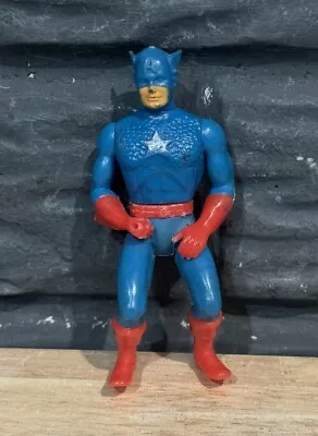 VINTAGE 1975 Captain America BENT KNEE ACTION FIGURE MEGO MARVEL • $29.99