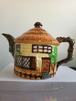 £7.50 • Buy Beswick Cottage Teapot