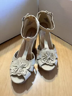 Madden Girl Wedge Heel 4  Ivory Color Peep Toe Flower Size 9 • $26