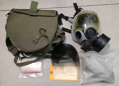 Vintage US Military Surplus Gas Mask MCU-2A/P Large & Hood Filter Bags Visors • $149.99