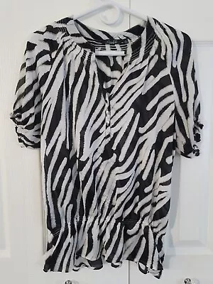 Essentials By Milano Women’s XL Black White Zebra Sheer Shirt S/S Button Top • $11.69