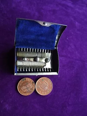 A Cased Vintage 4-piece Miniature Travel De Safety Razor. Open Comb • £9.99