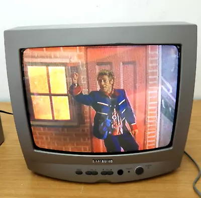 Samsung CB-14R1 34cm CRT Colour Portable Television - AV Vintage Retro Gaming TV • $399