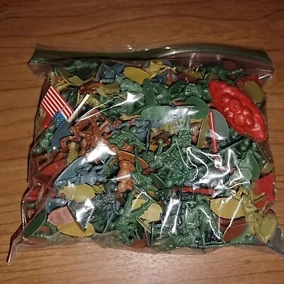 Various Makers 1/72 Scale Plastic Miniatures: BAG FULL - WWII TO VIETNAM WAR B • £14.44