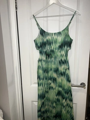 £4 • Buy Topshop Green Midi Dress