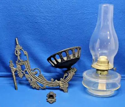 Vintage Cast Iron Wall Mount With Bracket And Oil Lamp • $49.99