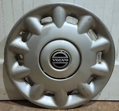 (1) OEM Volvo 1997-2000 Volvo 850 S70 V70 15  Hubcap Wheel Cover #0O P/n 9157418 • $44.99