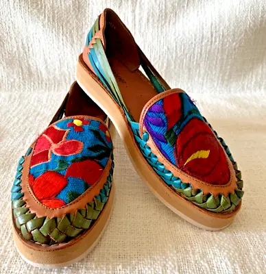 Macarena Collection Women's Size 8 Huaraches Mexican Embroidered Shoes • $18