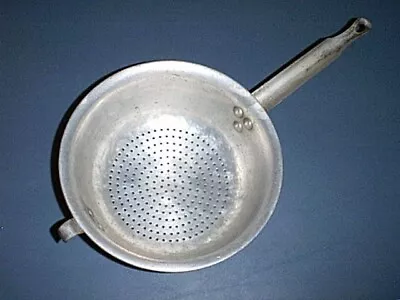 Vintage Aluminum 2 Qt Vegetable/Pasta Strainer Colander With Handle And Pan Hook • $9.95