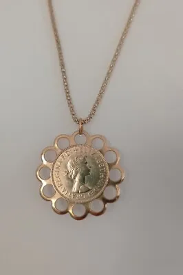 VTG Queen Elizabeth II Coin Pendant Mesh Necklace Commemorative Coin-72cm Long • £12.99