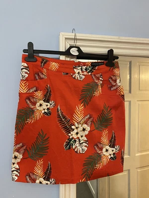 £4 • Buy Red Tropical Skirt Size 12