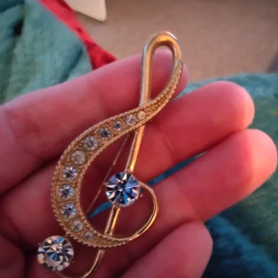 £4.68 • Buy 0239 Adrian Buckley Gold Tone Treble Clef Brooch