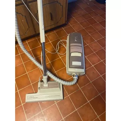 80’s Vintage Electrolux LE Canister Vacuum W/ Power Nozzle Hose • $125