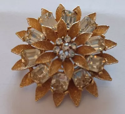 Vintage Lisner Rhinestone Gold Tone Flower Brooch Pin • $14.99