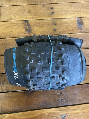 $59.07 • Buy Vee Tire Co. Snowshoe XL Tire 26x4.8 Clincher Blk 120tpi Studded Silica Compound